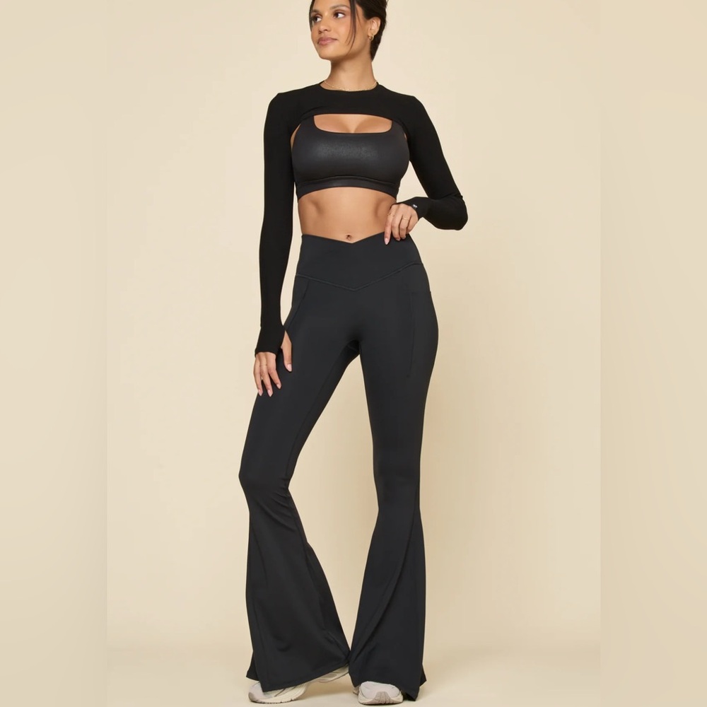 NWT POPFLEX Crisscross Hourglass® Bell Bottom with Pockets - Black, 1x, 34”